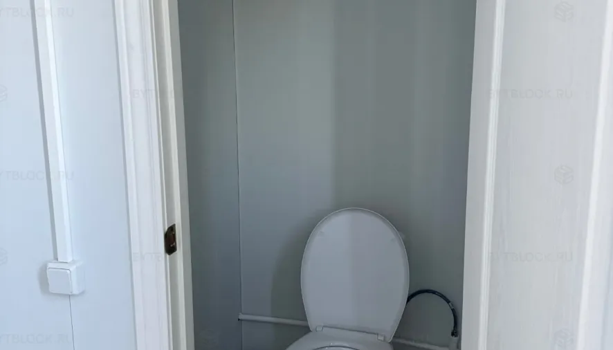 Модульное здание БытБлок из сэндвич-панелей с санузлами внутри